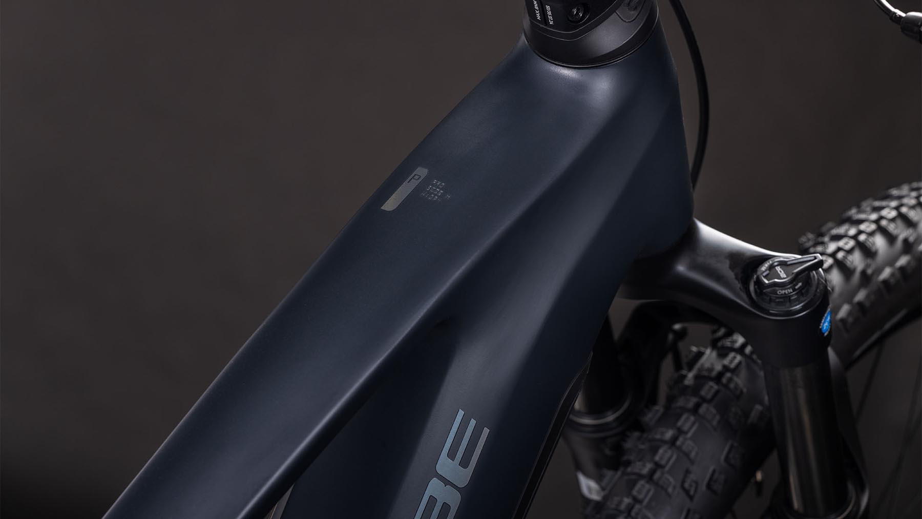101110-Cube-Stereo-Hybrid-ONE22-Pro-800-night-n-chrome-2026-EBike-Fully-Mountainbike-01