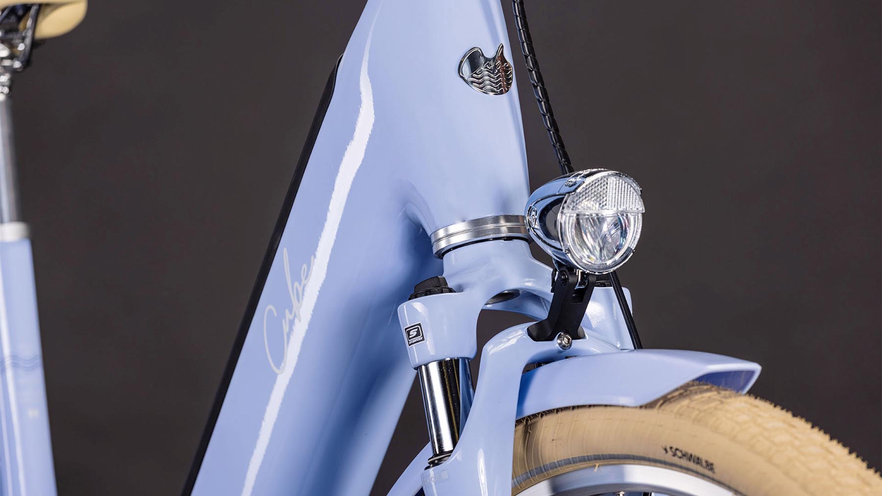 114750E-Cube-Aruba-Hybrid-600-blueblossom-n-creme-2026-Retro-EBike-Trekkingrad-Tiefeinsteiger-04