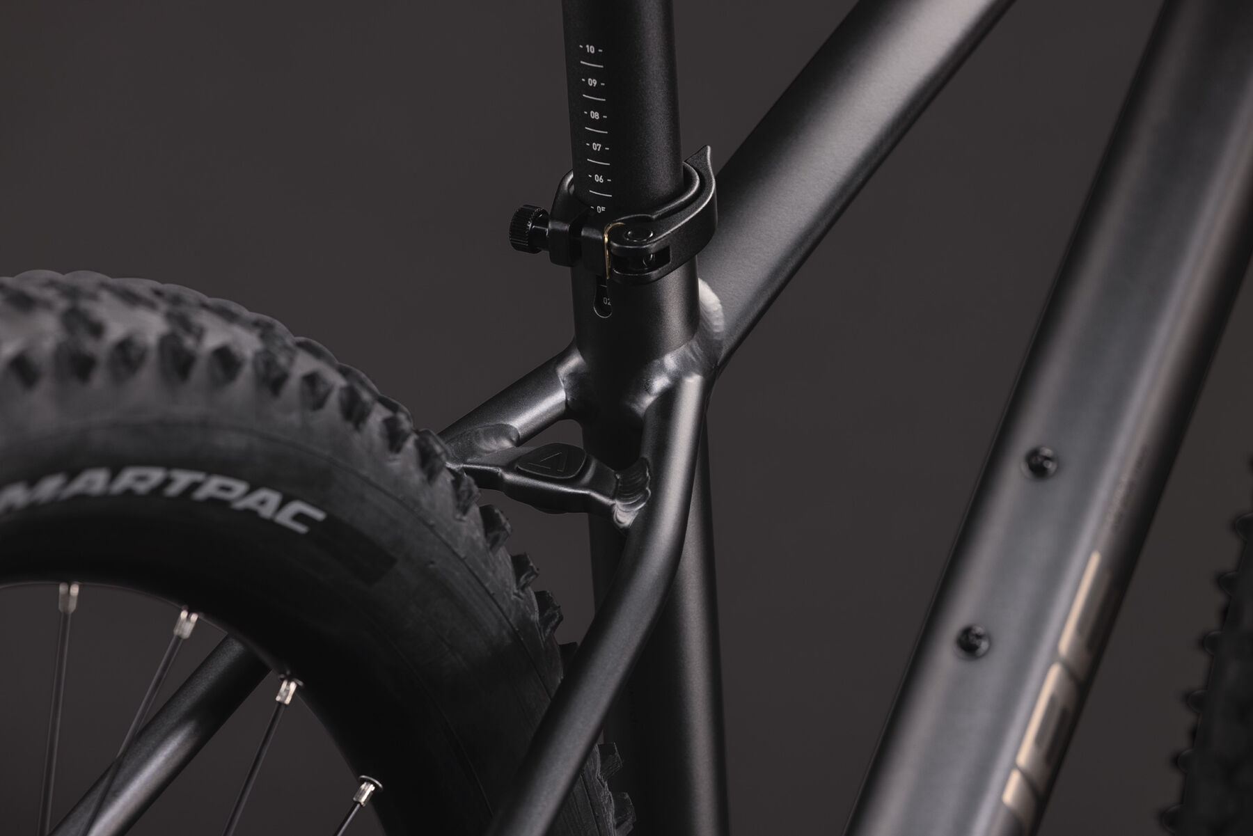 1140600-Cube-Aim-SLX-slateblack-n-chrome-2027-02