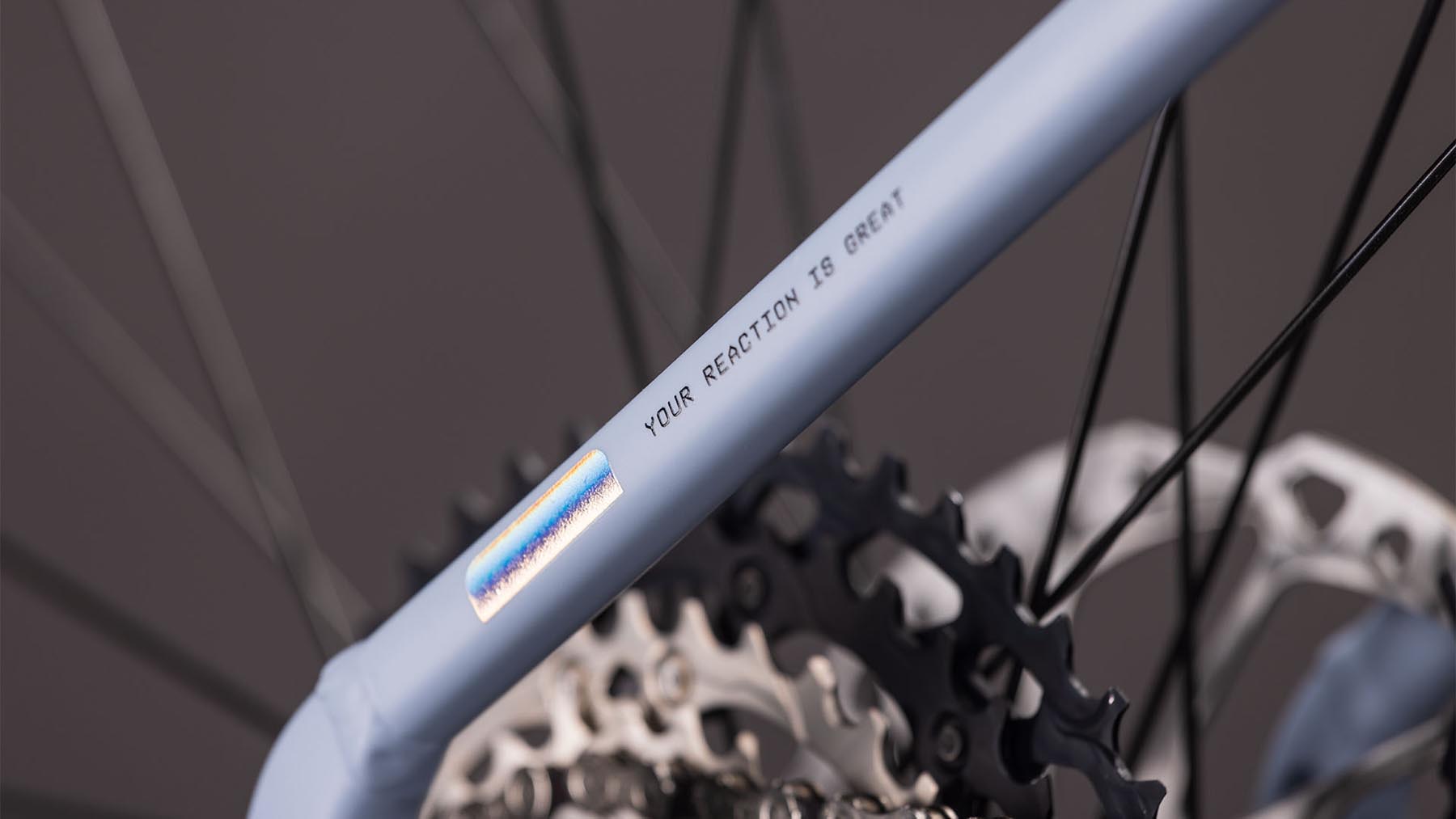 108612E-Cube-Reaction-Hybrid-SLX-800-gauzegrey-n-iceblue-2026-EBike-Hardtail-Mountainbike-Tiefeinsteiger-04