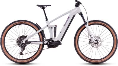 Näet valkoisen Cube Stereo Hybrid ONE44 Pro -ähköpyörän.
