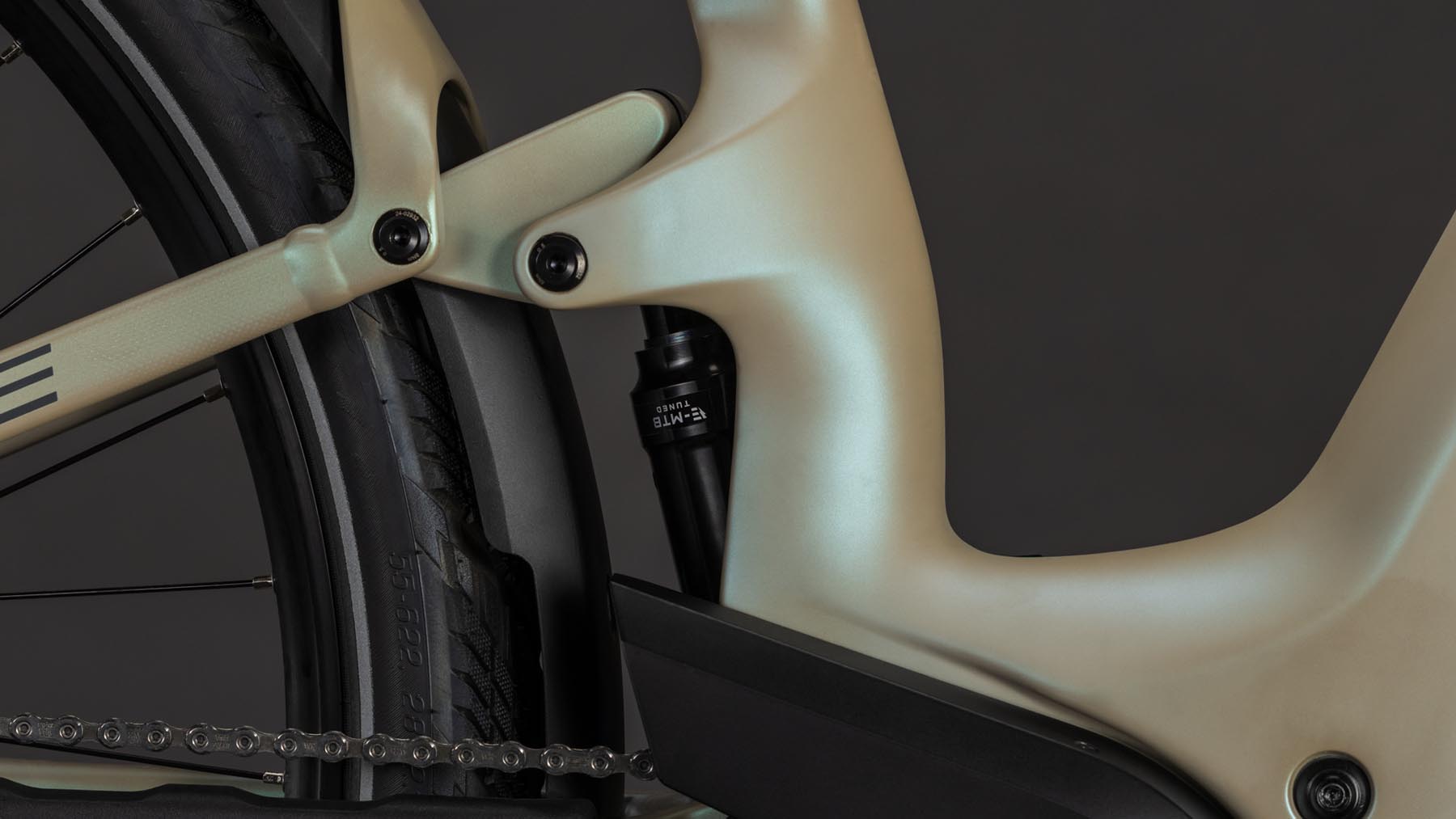 1113612E-Cube-Kathmandu-Hybrid-ONE11-HPC-SLT-800-glintsand-n-oatgrey-2026-EBike-Trekkingrad-Tiefeinsteiger-04