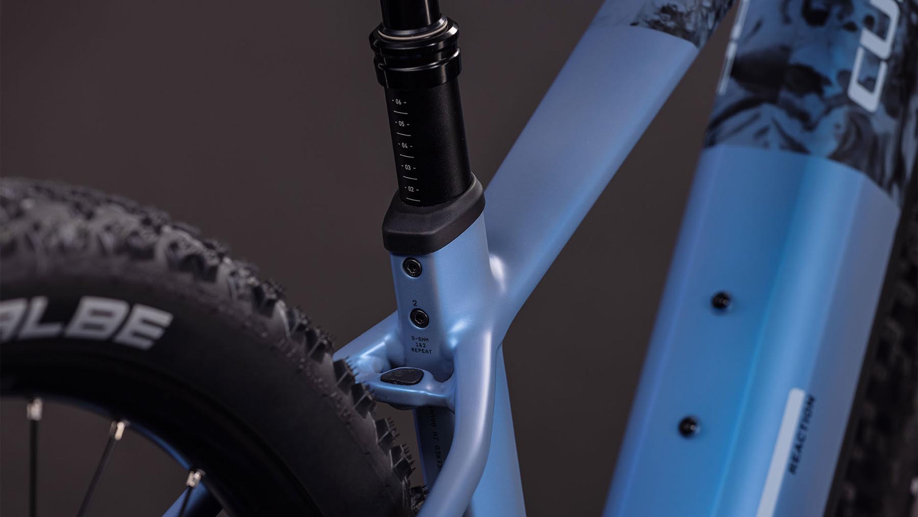 108710-Cube-Reaction-Hybrid-SLT-800-hazeblue-n-fume-2026-EBike-Hardtail-Mountainbike-03