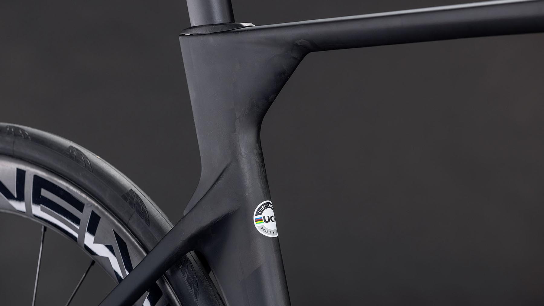 127100-Cube-Litening-AERO-C-68X-Race-blackline-2026-Carbon-Rennrad-04