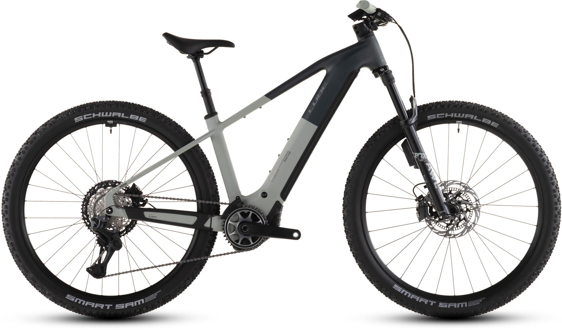 108700-Cube-Reaction-Hybrid-SLT-800-reedbeige-n-sagebrushgreen-2026-EBike-Hardtail-Mountainbike-00