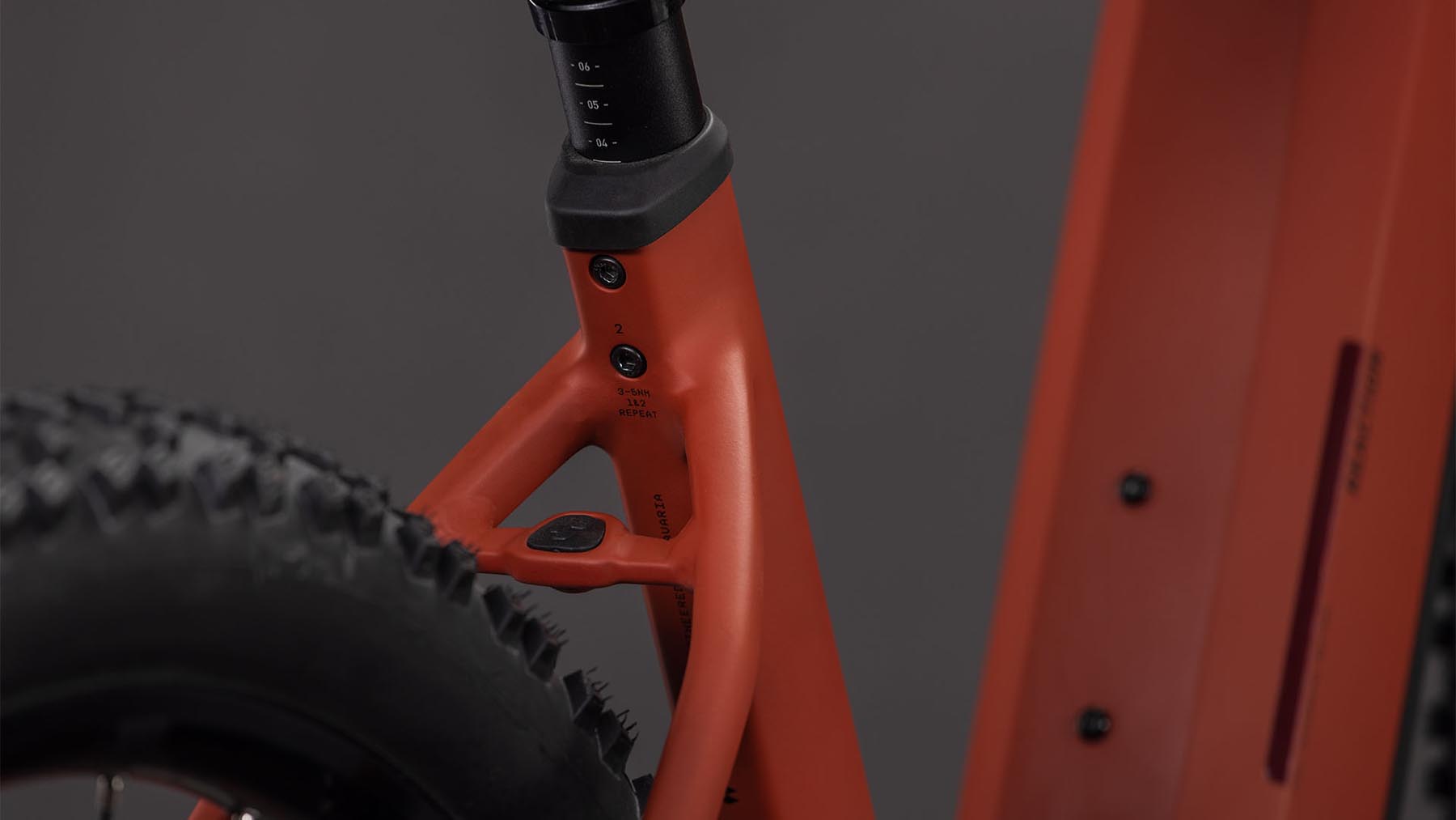 108412E-Cube-Reaction-Hybrid-Race-800-amber-n-black-2026-EBike-Hardtail-Mountainbike-Tiefeinsteiger-03