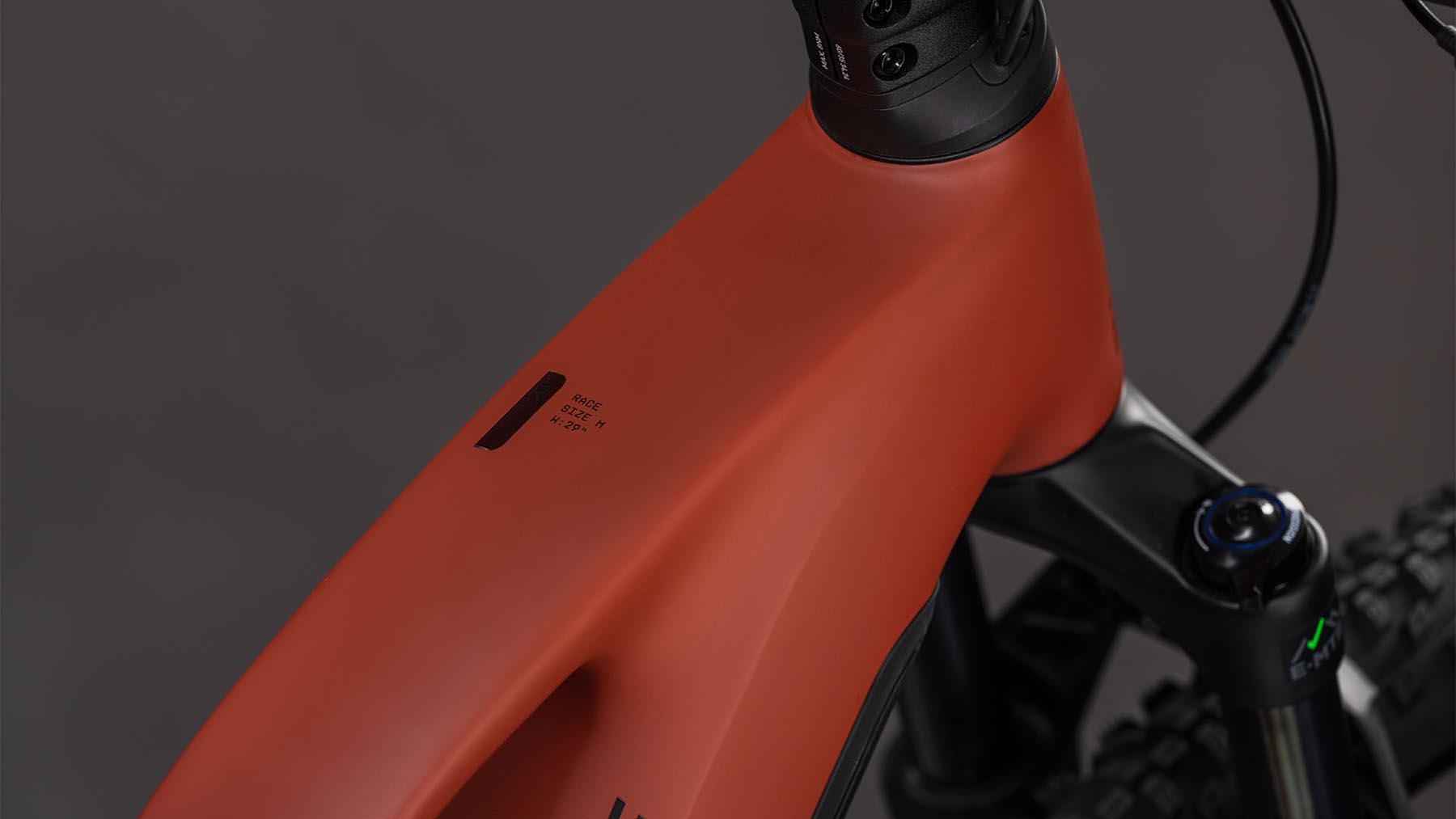 108411Z-Cube-Reaction-Hybrid-Race-800-amber-n-black-2026-EBike-Hardtail-Mountainbike-Damen-02