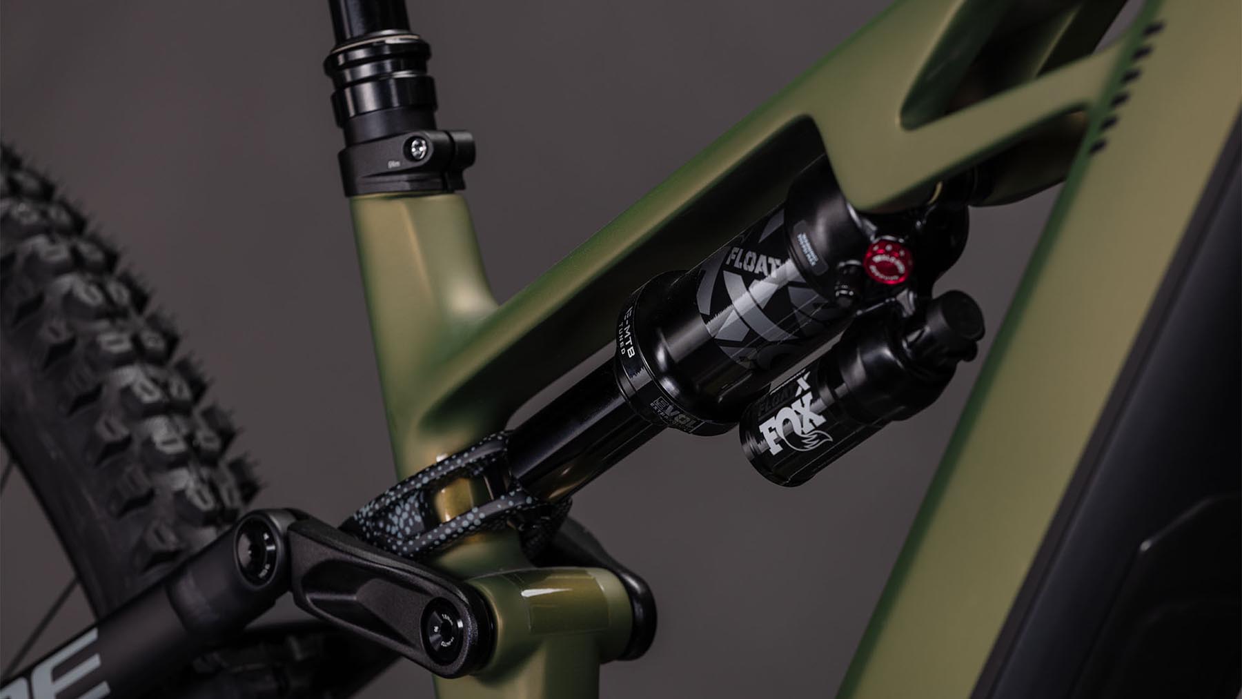 102700-Cube-Stereo-Hybrid-ONE44-HPC-TM-800-reedgreen-n-matrix-2026-EBike-Fully-Mountainbike-04