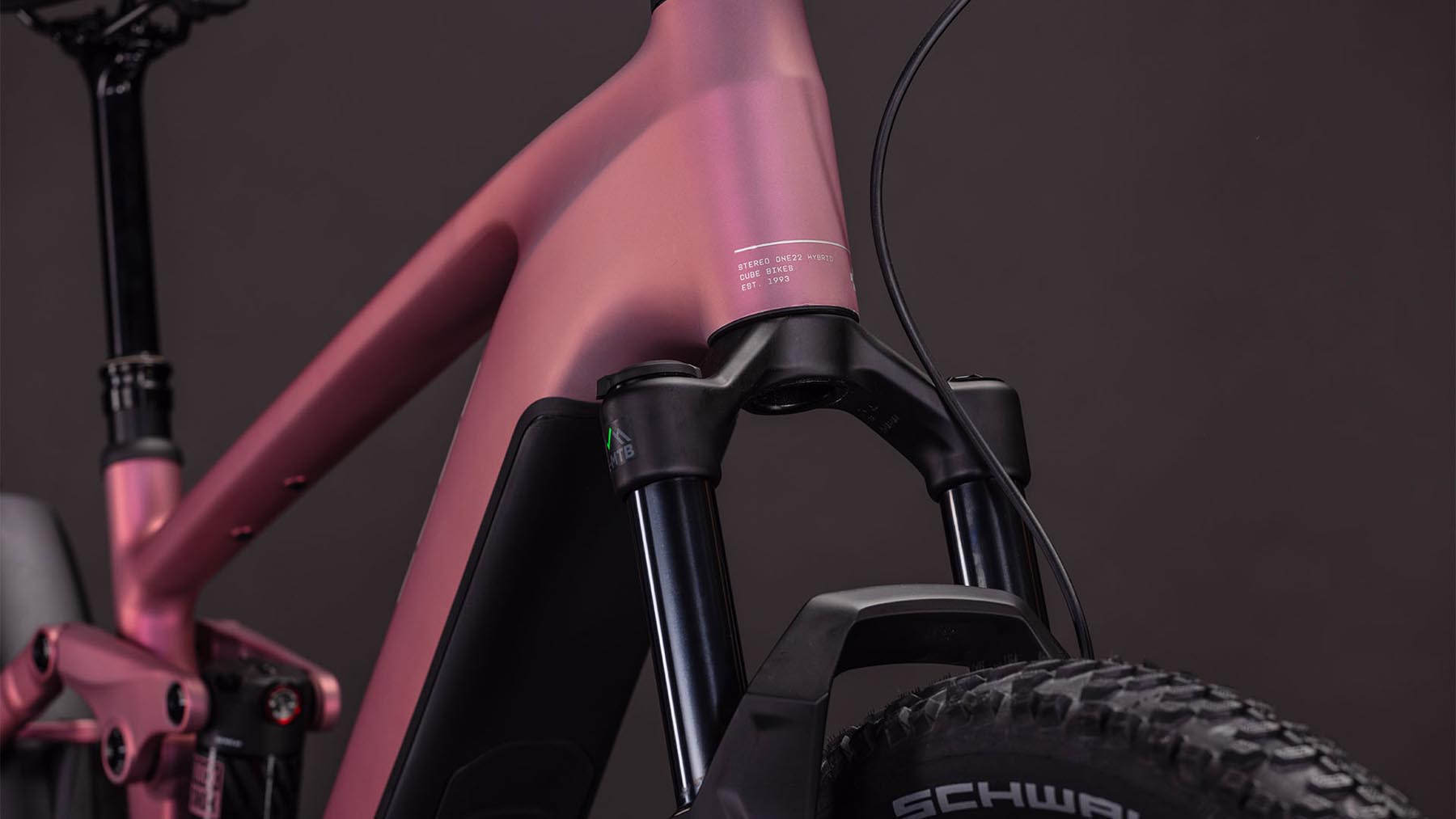 101220-Cube-Stereo-Hybrid-ONE22-Race-800-shiftblush-n-black-2026-EBike-Fully-Mountainbike-05