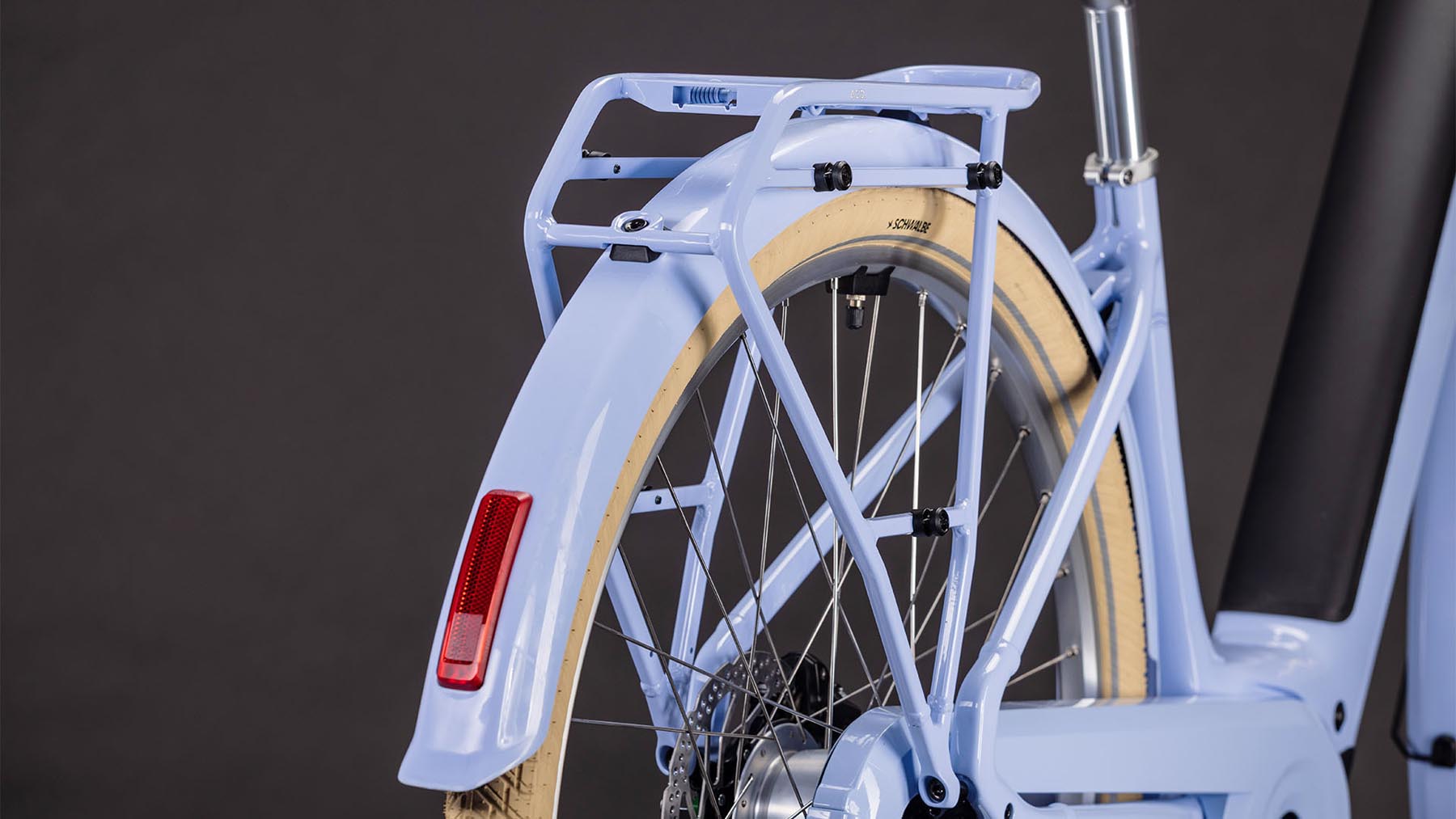 114750E-Cube-Aruba-Hybrid-600-blueblossom-n-creme-2026-Retro-EBike-Trekkingrad-Tiefeinsteiger-02