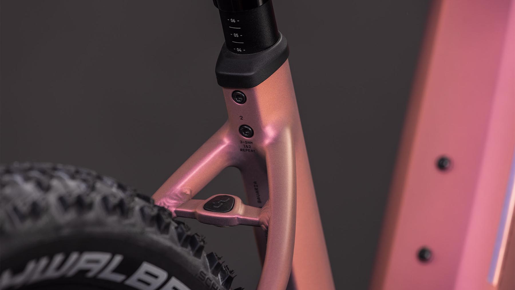 108622E-Cube-Reaction-Hybrid-SLX-800-shiftblush-n-art-2026-EBike-Hardtail-Mountainbike-Tiefeinsteiger-03