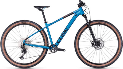 Cube Attention SLX hardtail-maastopyörä turkoosinsinisessä värissä.