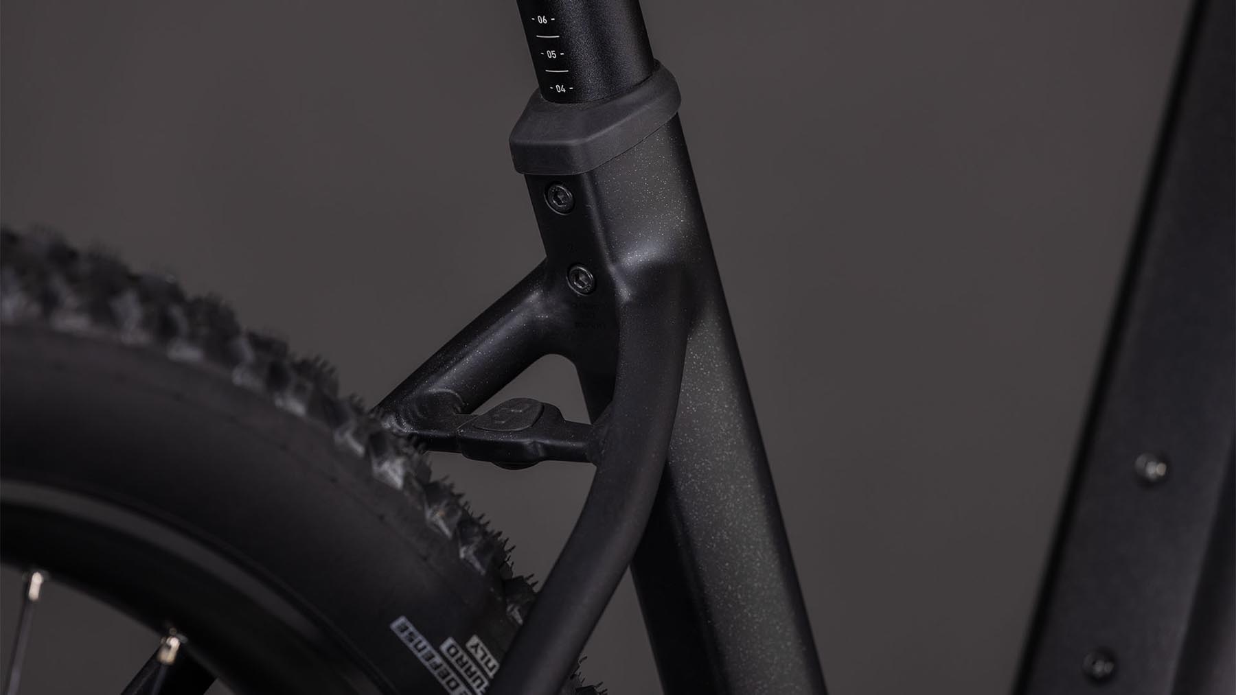 108602E-Cube-Reaction-Hybrid-SLX-800-silverdust-n-chrome-2026-EBike-Hardtail-Mountainbike-Tiefeinsteiger-03