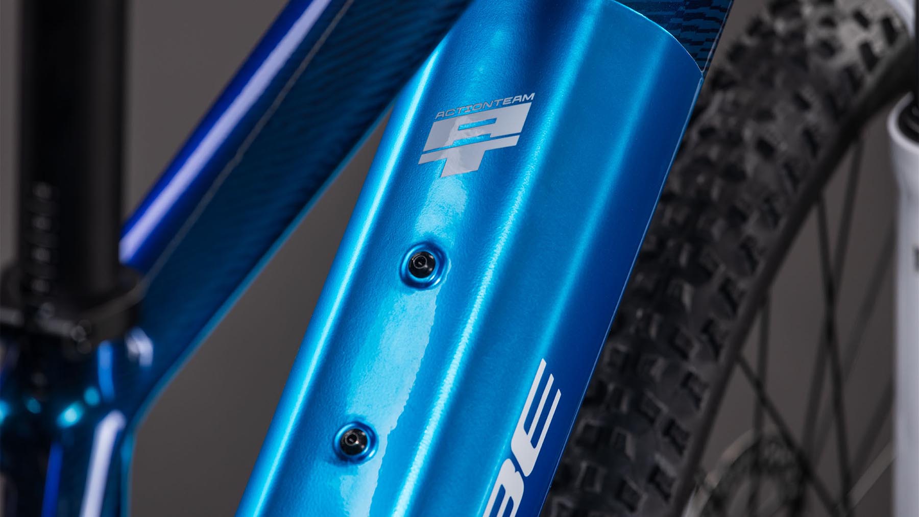 115100-Cube-Acid-240-Hybrid-Rookie-Pro-400X-actionteam-2026-EBike-Kinderrad-24-Zoll-02
