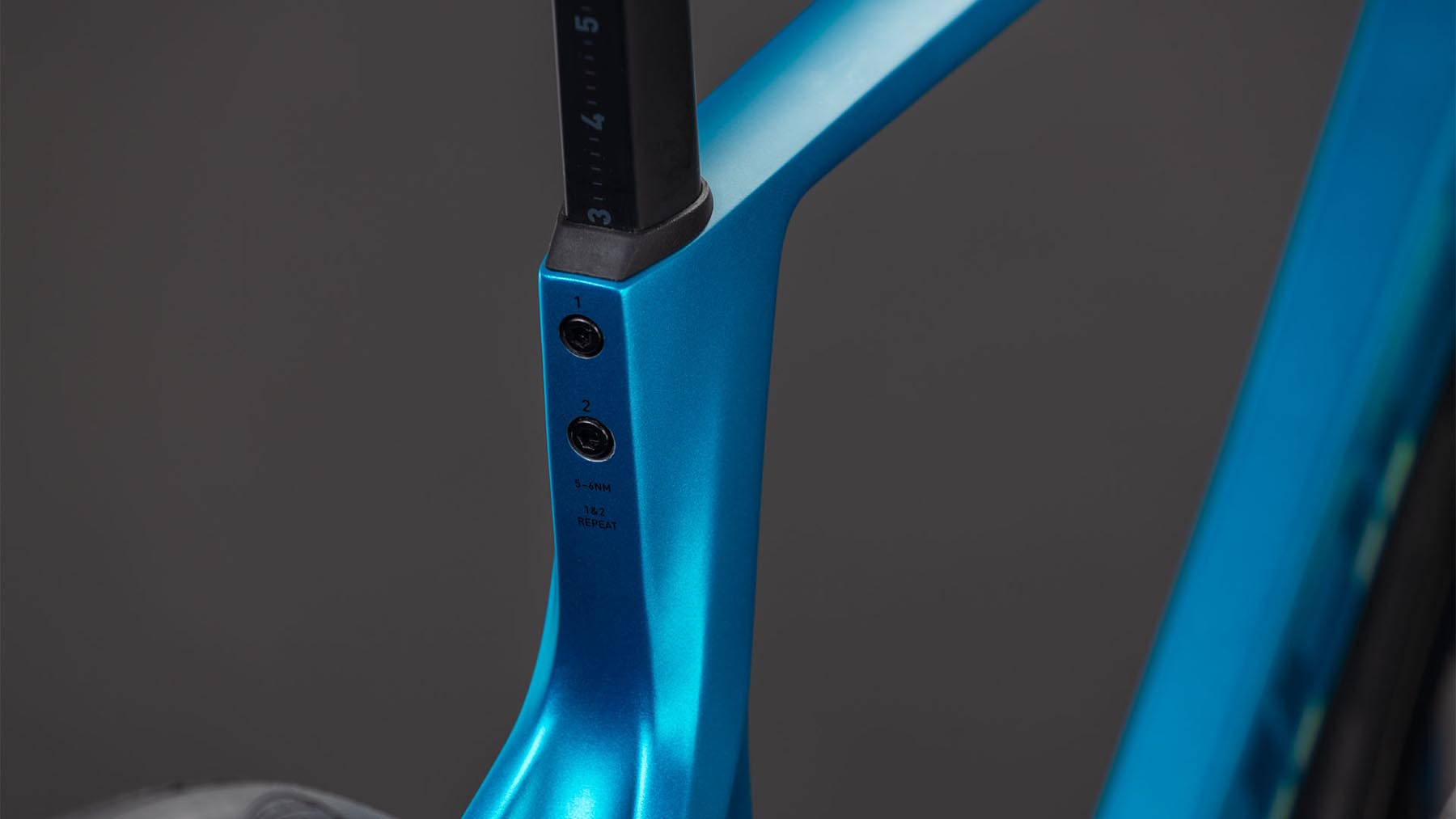 126210-Cube-Agree-C-62-Pro-bali-n-prism-2026-Carbon-Rennrad-02