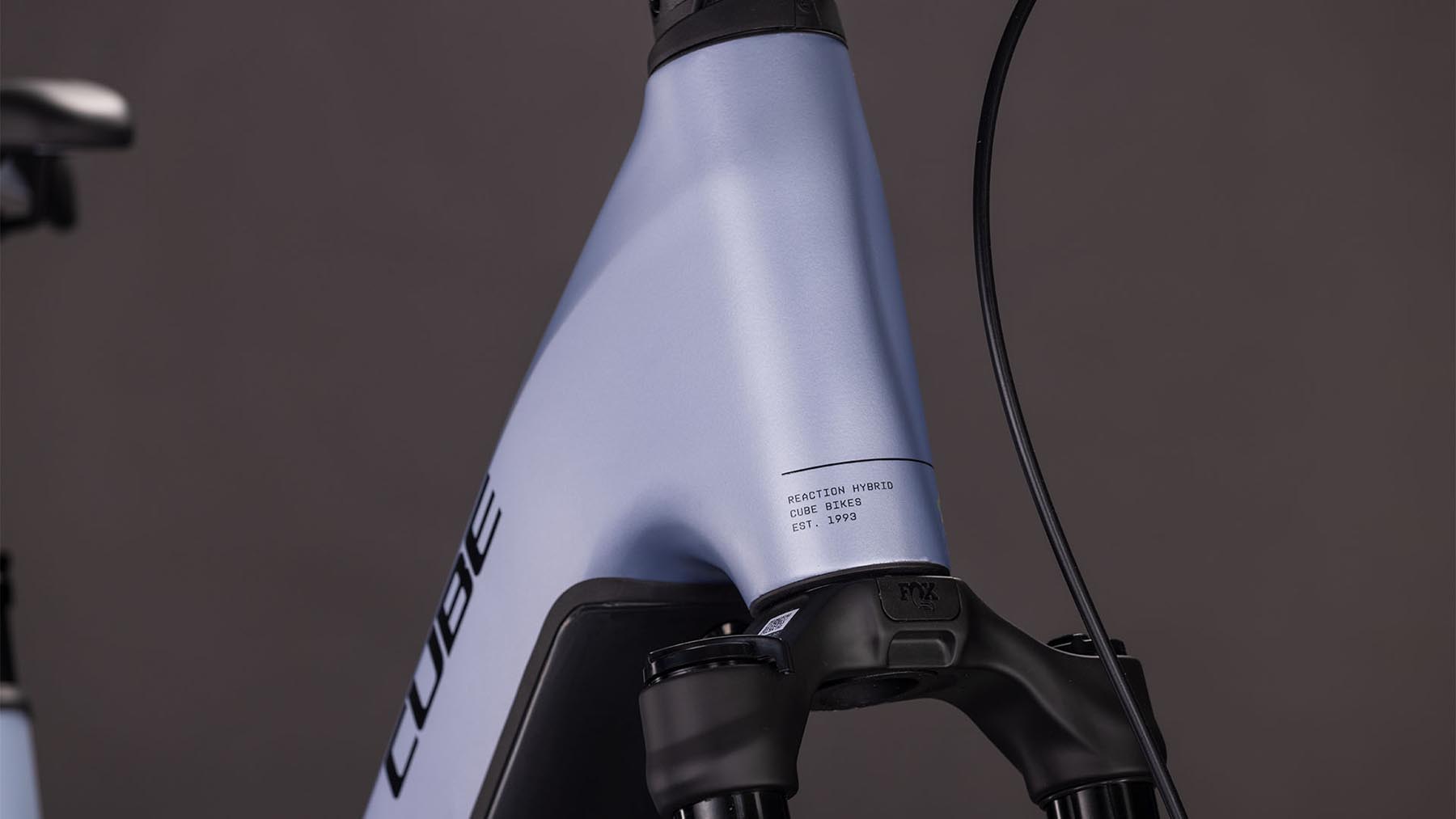 108612E-Cube-Reaction-Hybrid-SLX-800-gauzegrey-n-iceblue-2026-EBike-Hardtail-Mountainbike-Tiefeinsteiger-05